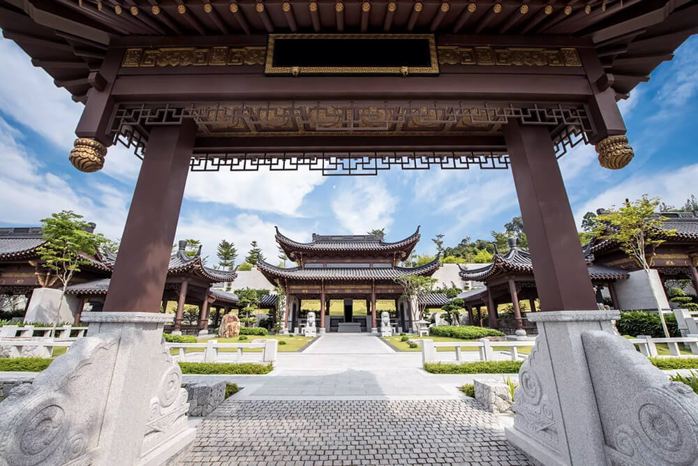 Khu an táng hoàng gia Hoa Viên Nirvana